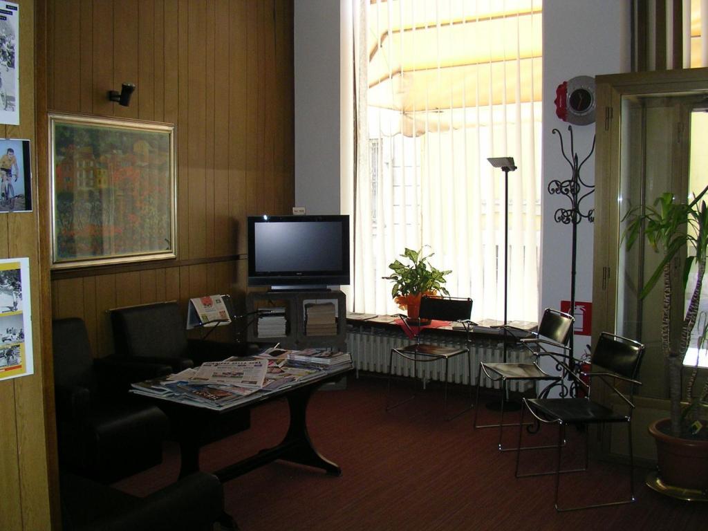 Albergo Cristallo เลนญาโน ภายนอก รูปภาพ