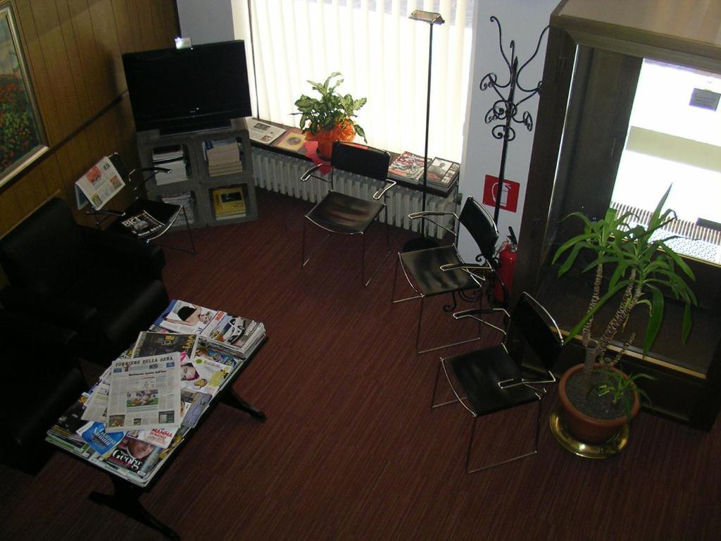 Albergo Cristallo เลนญาโน ภายนอก รูปภาพ