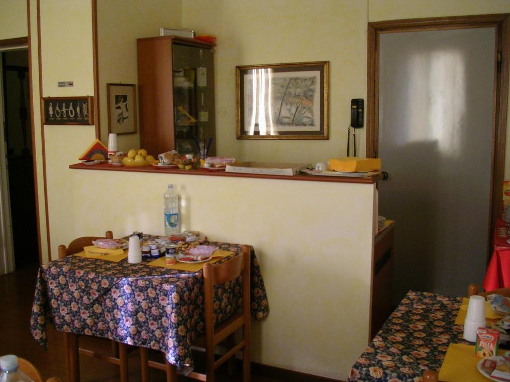 Albergo Cristallo เลนญาโน ภายนอก รูปภาพ