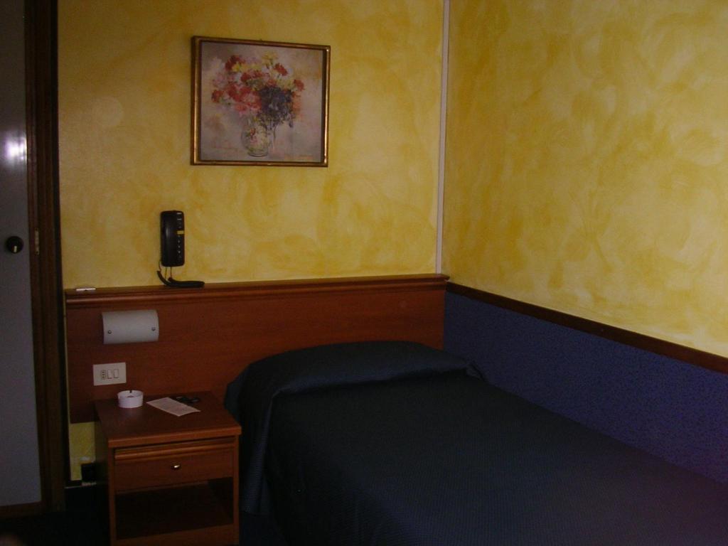 Albergo Cristallo เลนญาโน ห้อง รูปภาพ
