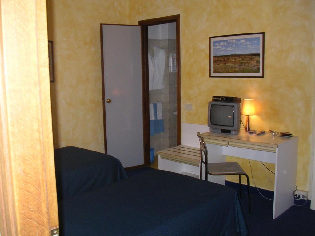 Albergo Cristallo เลนญาโน ห้อง รูปภาพ